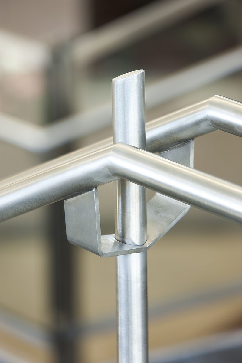 Aluminum railing detailed image